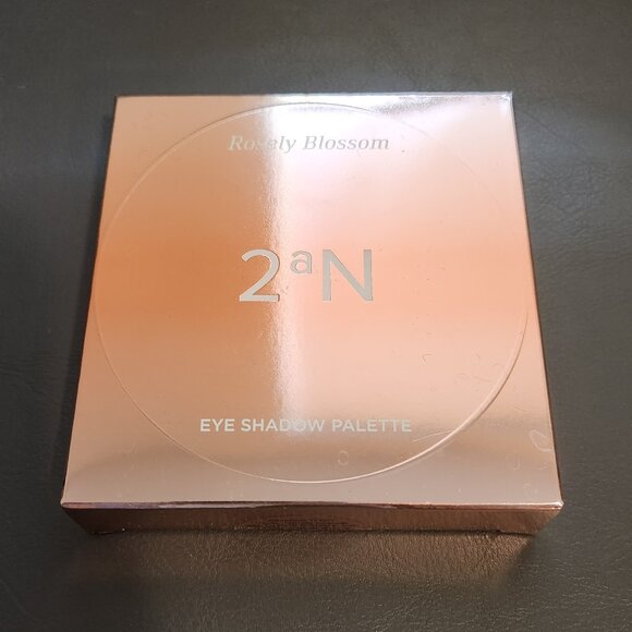 2aN Eyeshadow Palette Rosely Blossom Korean Makeup Brand NEW - Picture 3 of 4